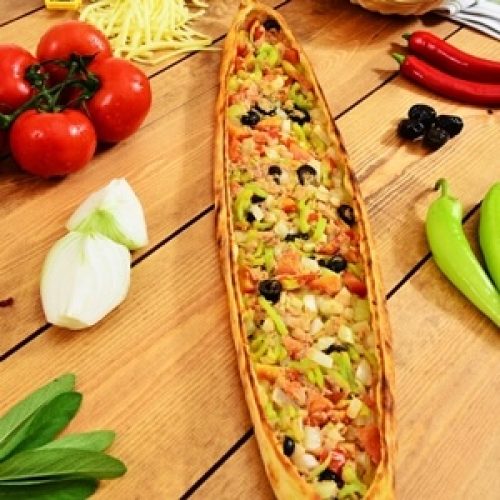 Ton Balıklı Pide (Açık)